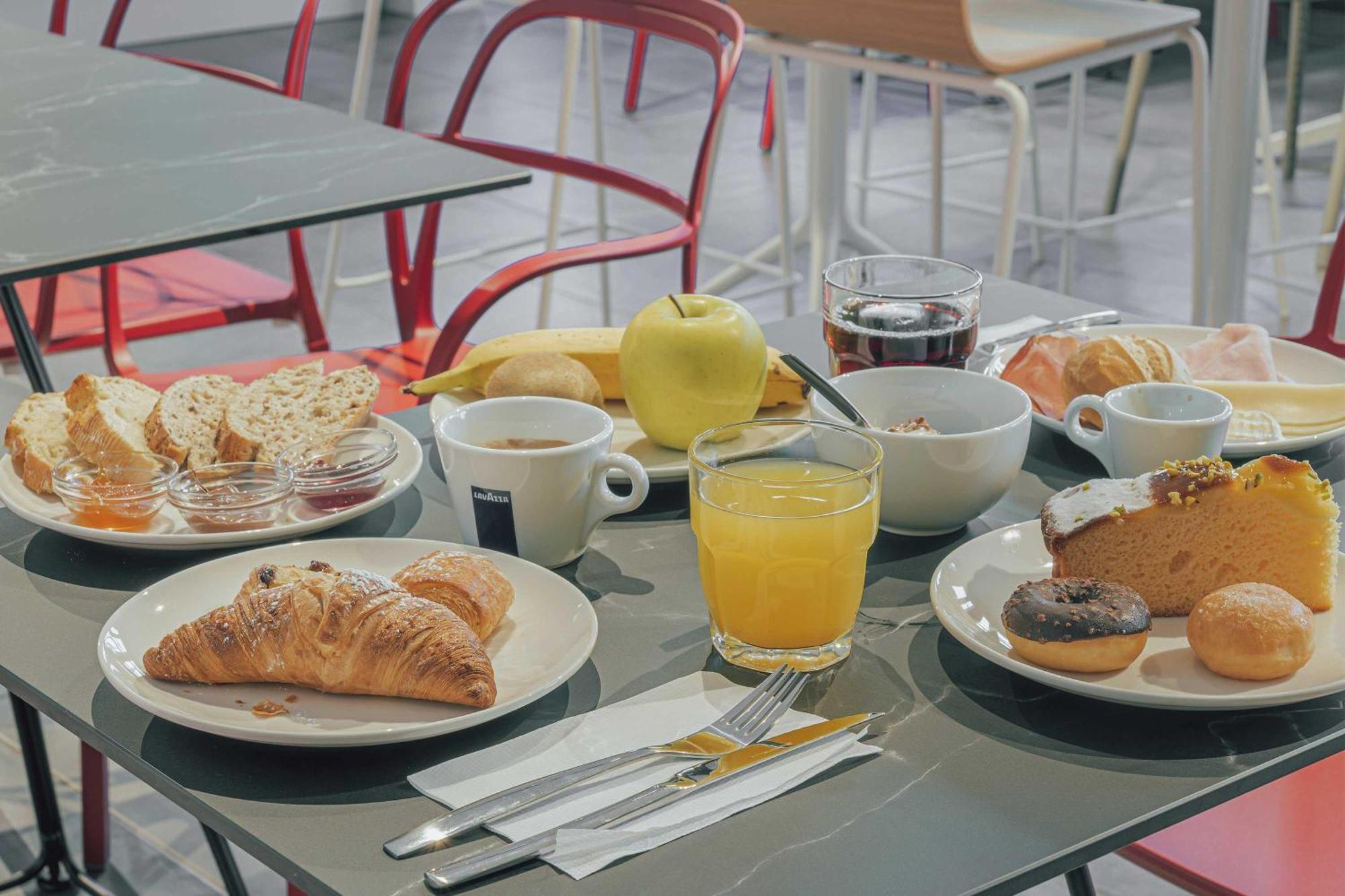 B&B Hotel Prato City Center Екстер'єр фото